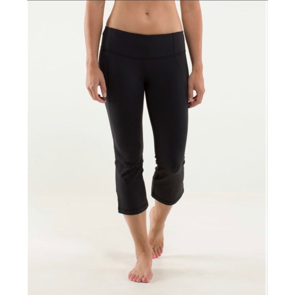 Lululemon Gather & Crow Crop - BLACK